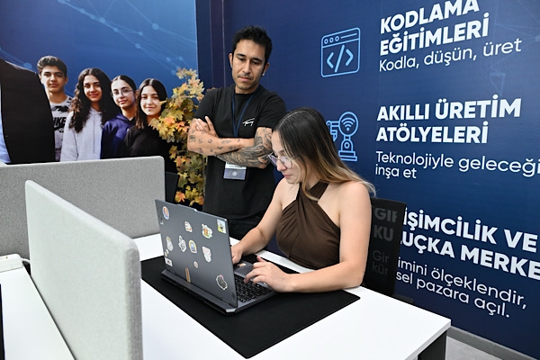 Akademi Manisa'da teknoloji eğitimleri başlıyor