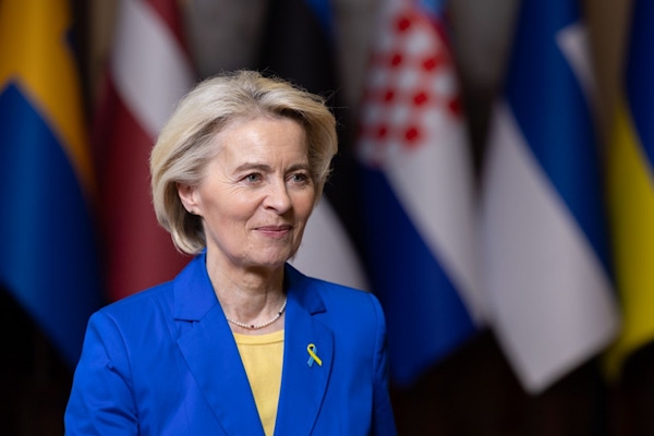 Von der Leyen: Avrupa, orman yangınları karşısında Fransa ve İspanya'nın yanındadır
