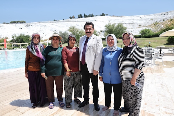 Pamukkale Belediyesi’nden &Prime;Annemle Yüzmenin Tam Zamanı&Prime; projesi