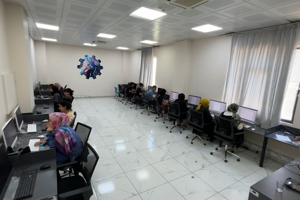 Eyyübiye Belediyesi Süleymanşah Gençlik Merkezi'nde yaz kursları sürüyor