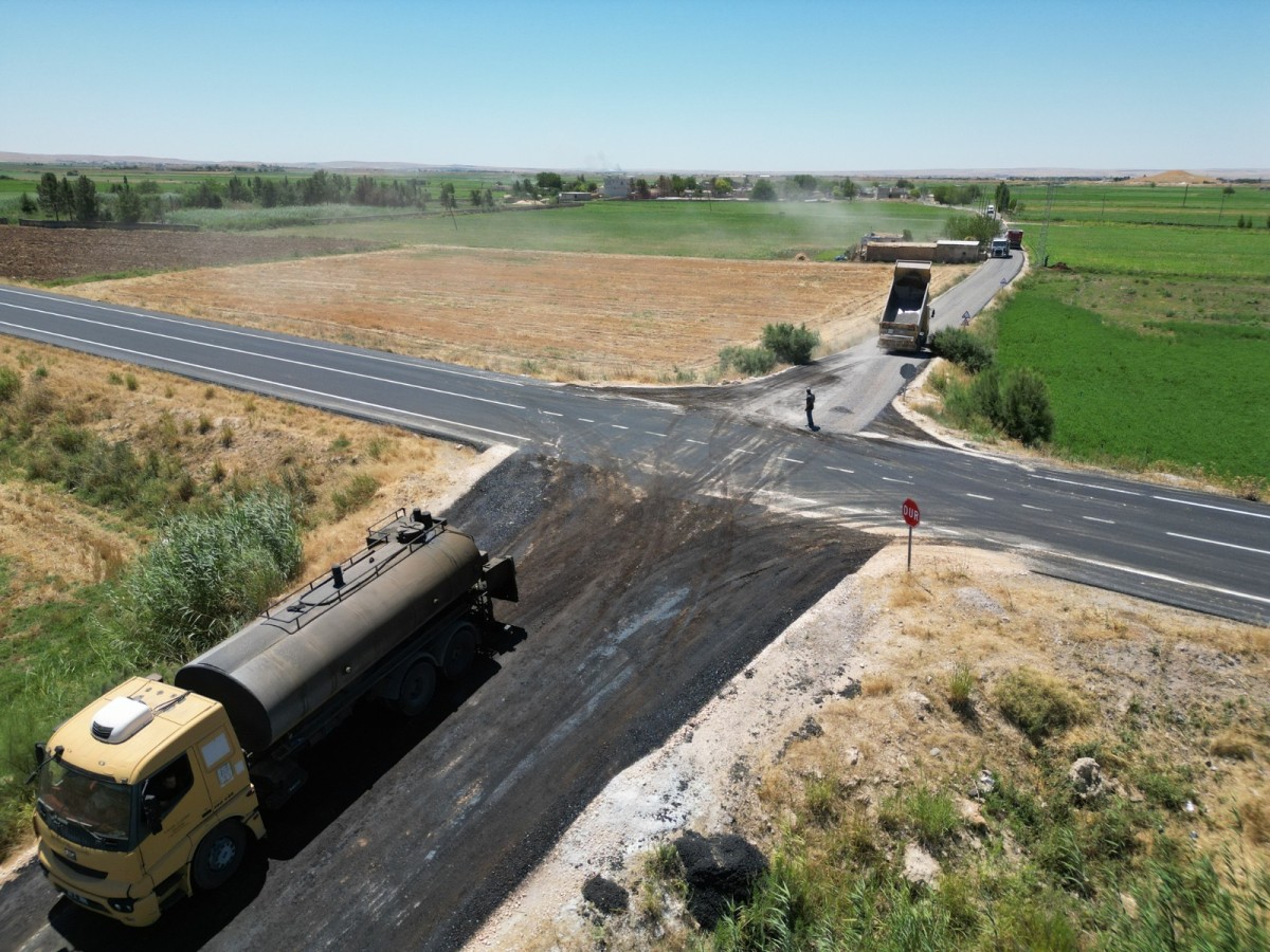 Büyükşehir Belediyesi Suruç Kırsalında Yol Seferberliğini Sürdürüyor