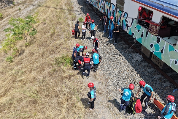  ÇAK-TİM, tren kazası tatbikatına katıldı