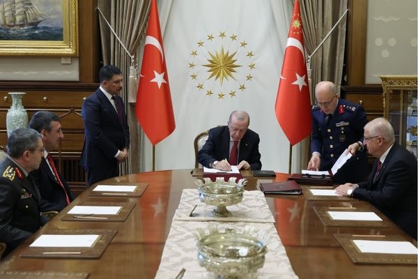 Cumhurbaşkanı Erdoğan, YAŞ'ta alınan kararların hayırlı olmasını diledi