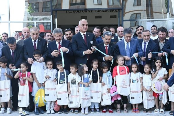 Bakan Ersoy: Kütüphanelerde kullanım alanı ve üye sayısı rekor seviyeye ulaştı