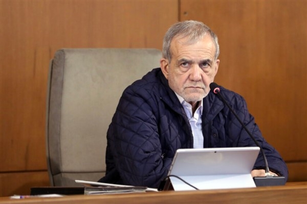 Pezeşkiyan: İran teslim olmayacak, haklarını korumak için diyaloğu sürdürecek
