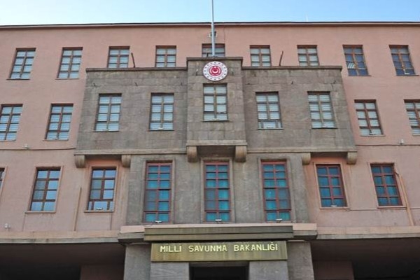 MSB: Somali Komandoları Manisa’da Komando Temel Eğitimi'ni tamamladı