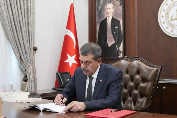 Bakan Tekin, Şırnak Belediyesi'ni ziyaret etti