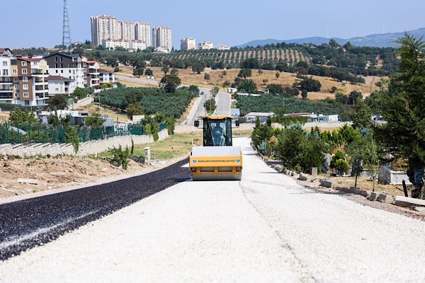 Bursa’da mezarlık yolları yenileniyor