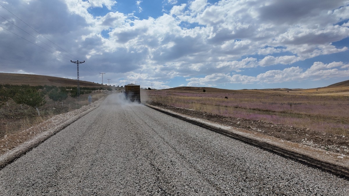 Elbistan’da 10 Kilometrelik Grup Yolu Yenileniyor