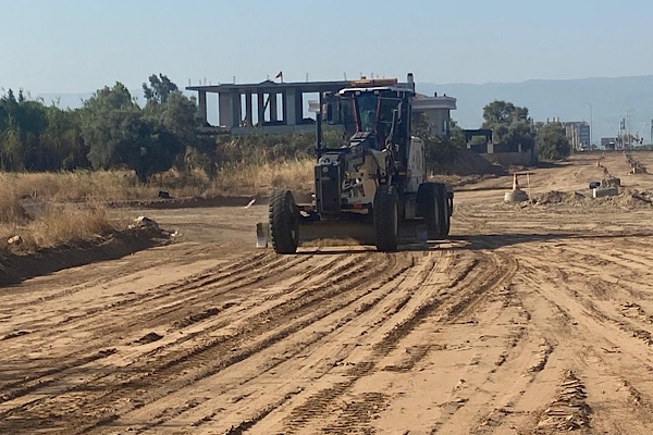 Aydın’da yol yapım ve bakım çalışmaları 17 ilçede sürüyor