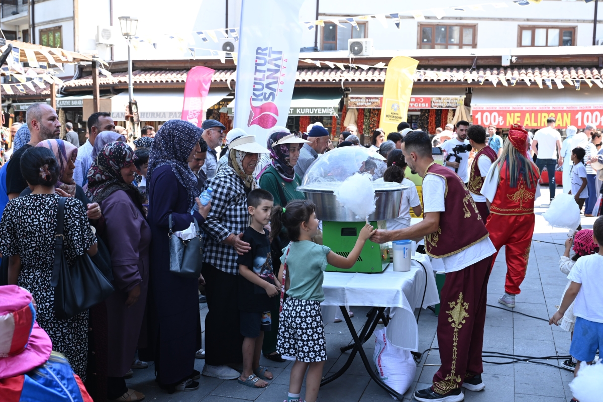 Konya’da “Tarihi Çarşılar Alışveriş Günleri” başladı