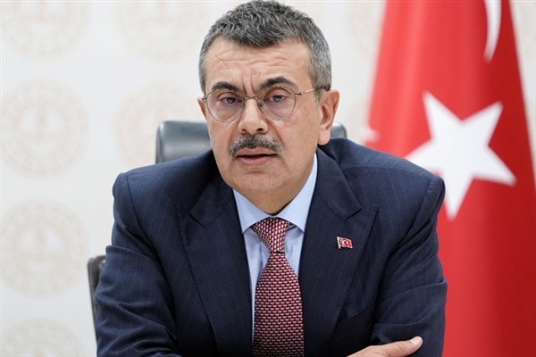 Bakan Tekin: Çocukların aile büyükleriyle kurduğu bağ gelişimlerine katkı sağlıyor