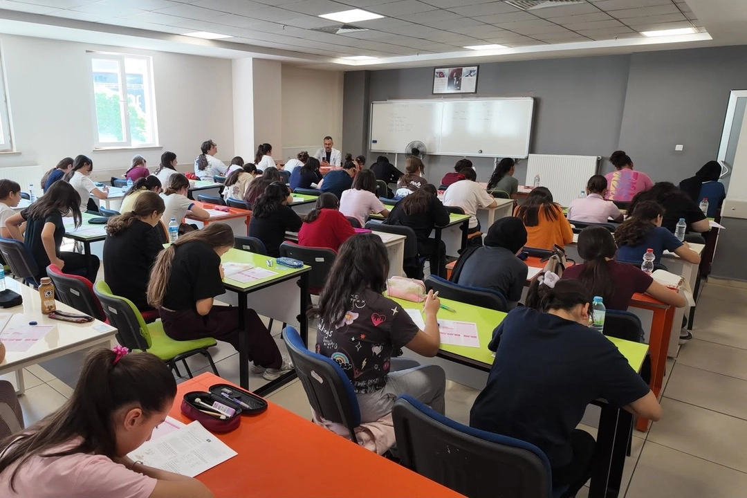 Kayseri Büyükşehir Belediyesi’nden Öğrencilere Eğitim Desteği