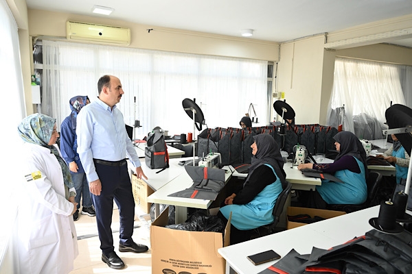 Başkan Altay, Bosna Hersek Tekstil Atölyesi’ni ziyaret etti