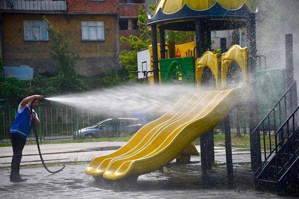 Giresun'daki parklarda temizlik ve bakım çalışmaları başlatıldı