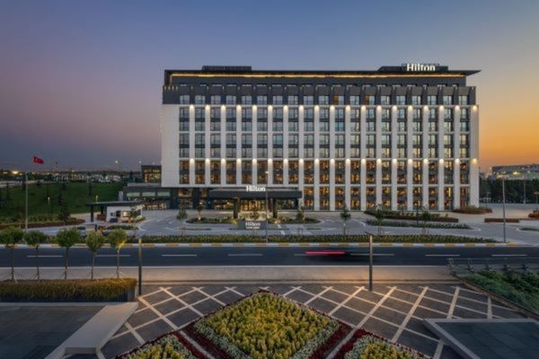 Hilton, Türkiye’deki 100. otelini İGA İstanbul Havalimanı’nda açtı