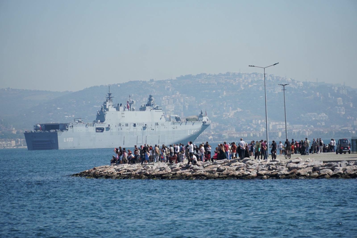 Mavi Vatan’ın çelik muhafızlarından Gölcük’e Teknofest selamı