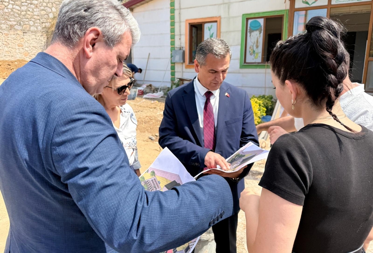 İzmit’te Turgut Çınar Çocuk Evi ve parklardaki çalışmalar incelendi