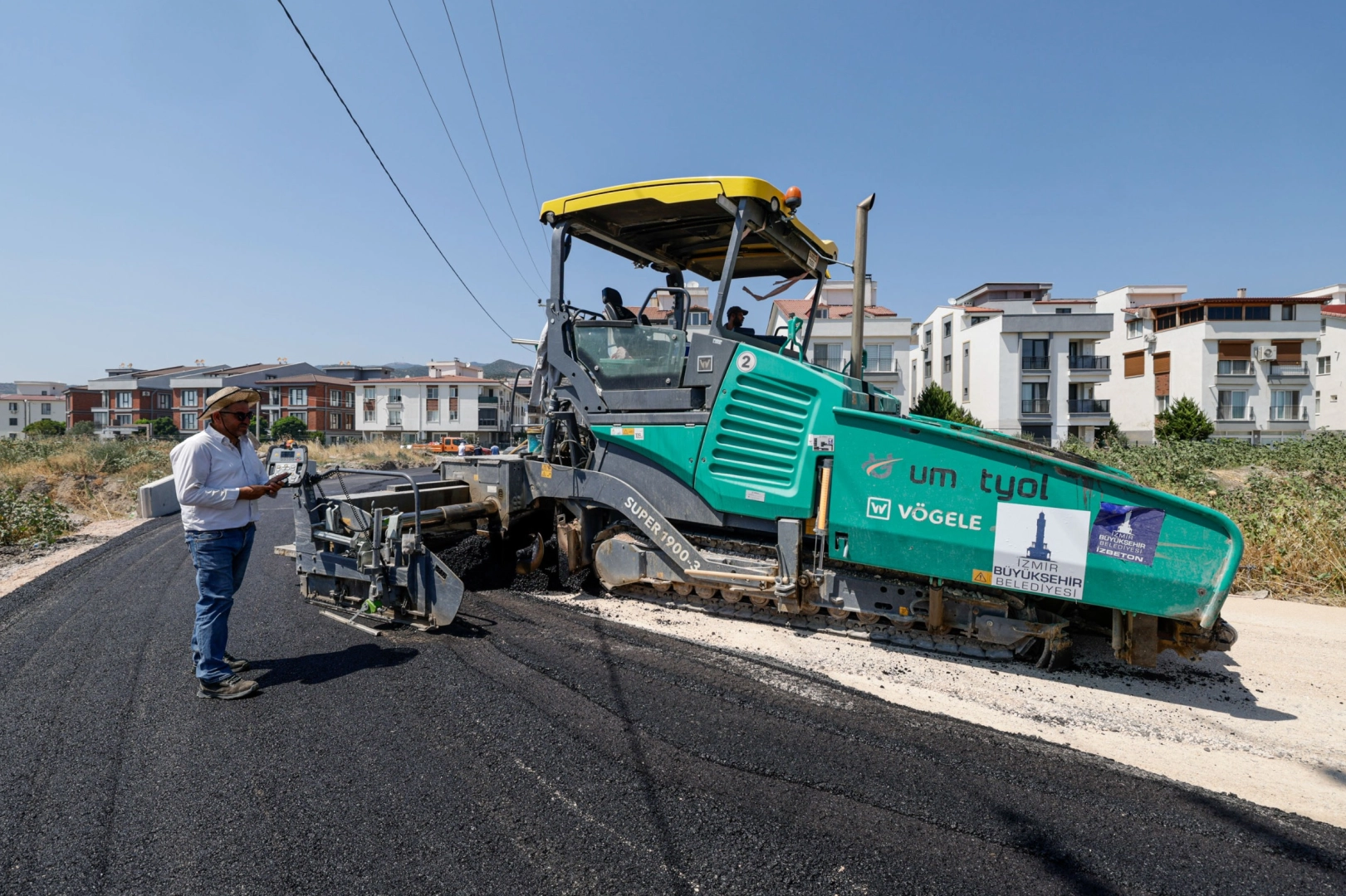 İzmir Bergama’da Yol Çalışmaları Hız Kesmeden Sürüyor