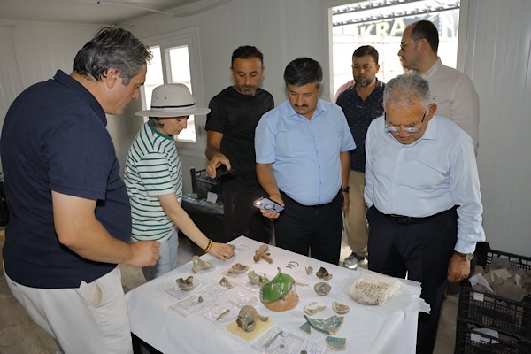 Kayseri’de Suriçi Camikebir Projesi kapsamında arkeolojik kazı sürüyor