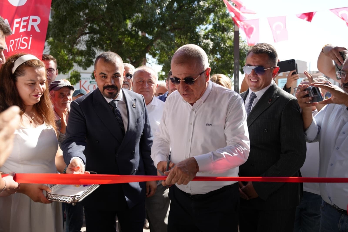 Özdağ, Zafer Partisi Gölbaşı İlçe Başkanlığı’nın açılışını gerçekleştirdi