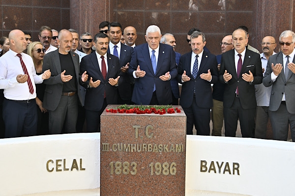 Dervişoğlu’ndan Celal Bayar’ın kabrine ziyaret