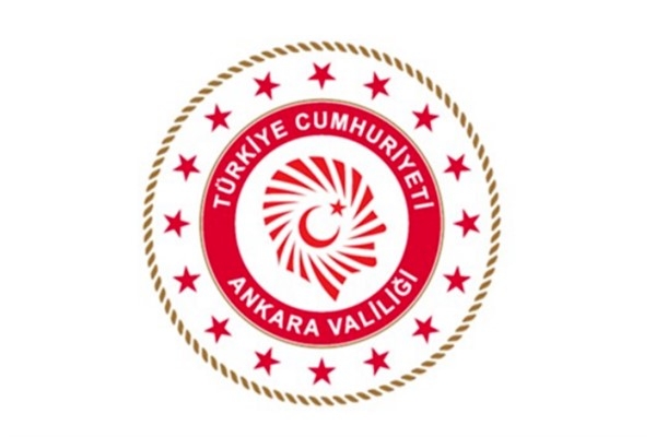 Mamak’ta ağaçlık alanda çıkan yangını söndürme çalışmaları takip ediliyor