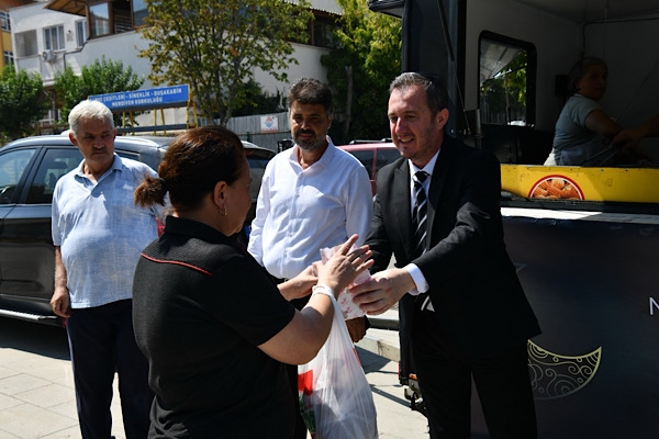 Keşan’da Mevlid Kandili dolayısıyla lokma ikramı yapıldı