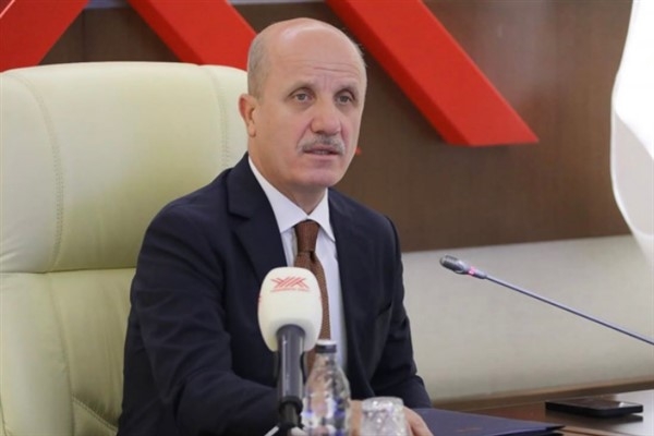 Özvar: Vakıf üniversitelerinde ara sınıflar için yasal ücret artış sınırı yüzde 25'tir