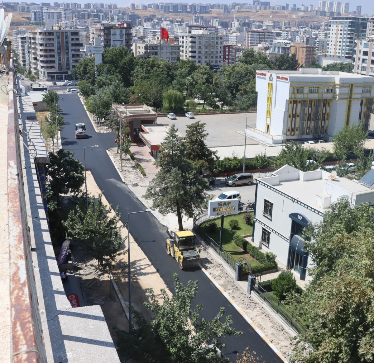 Karaköprü’de Ulaşımı Rahatlatacak Yol Çalışmaları Sürüyor