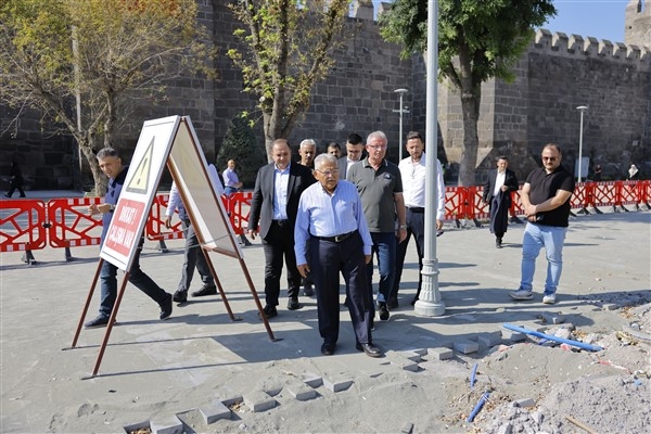 Kayseri Cumhuriyet Meydanı ve Yeraltı Çarşısı’ndaki çalışmalar sürüyor