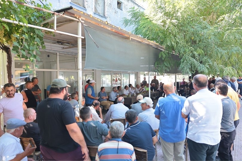 Başkan Çavuşoğlu, Buldan’da Üzüm Üreticilerinin Taleplerini Dinledi