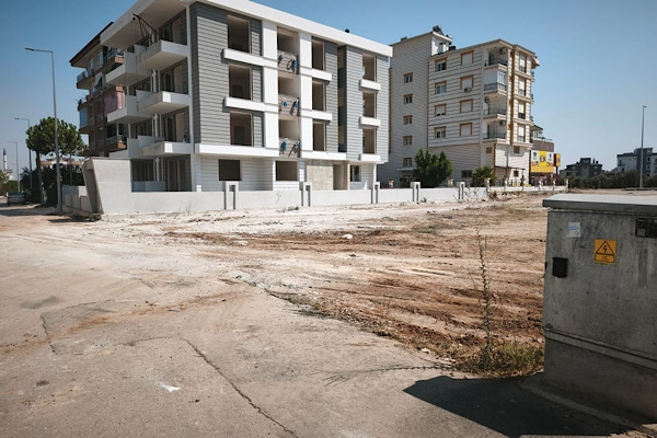 Kepez’de çevre kirliliği ve kamu alanı işgallerine yönelik denetim yapıldı
