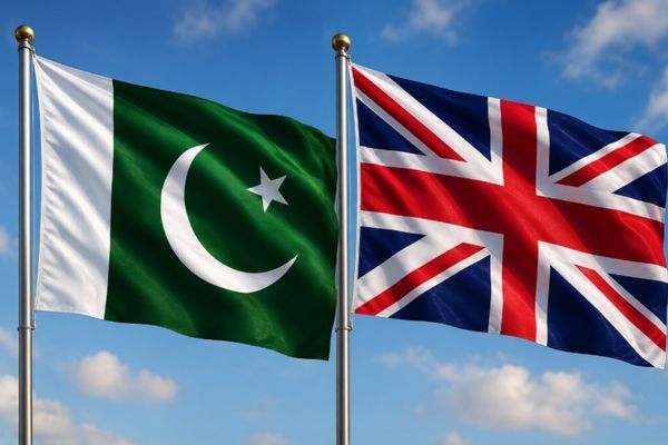 Pakistan ve İngiltere arasında ticaret ve yatırım görüşmesi