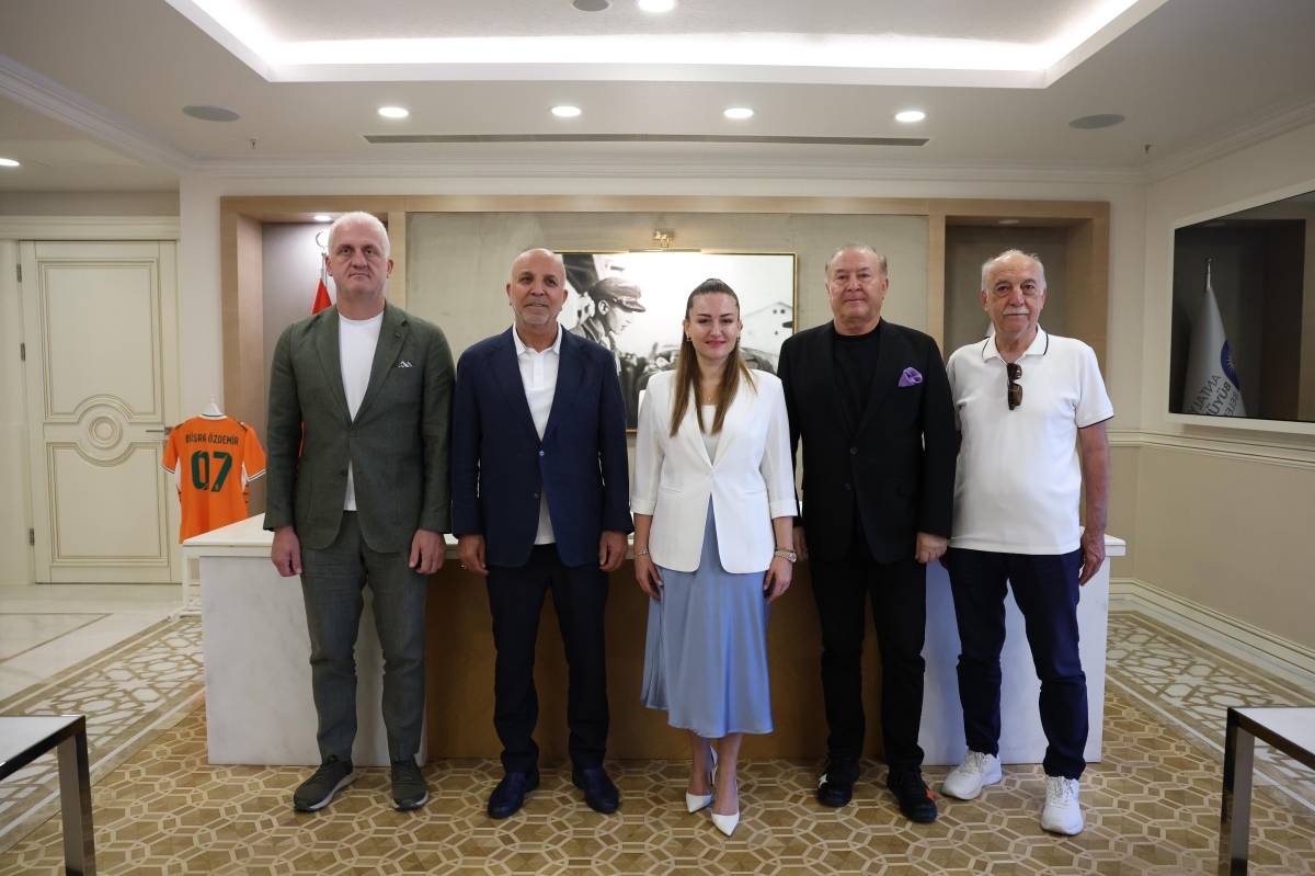 Antalya Büyükşehir Belediye Başkan Vekili Özdemir, Alanyaspor yönetimini ağırladı