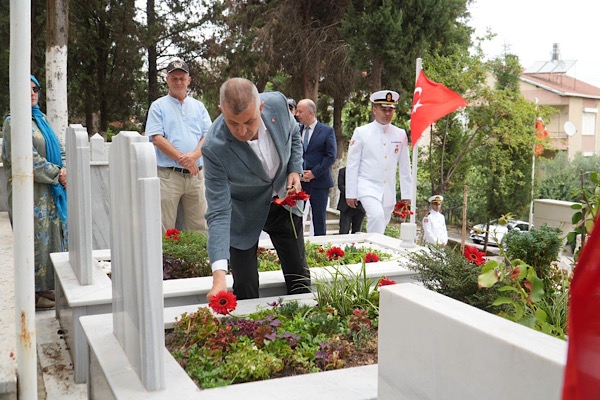 Gölcük’te 30 Ağustos kapsamında gazi ve şehit aileleri ziyaret edildi