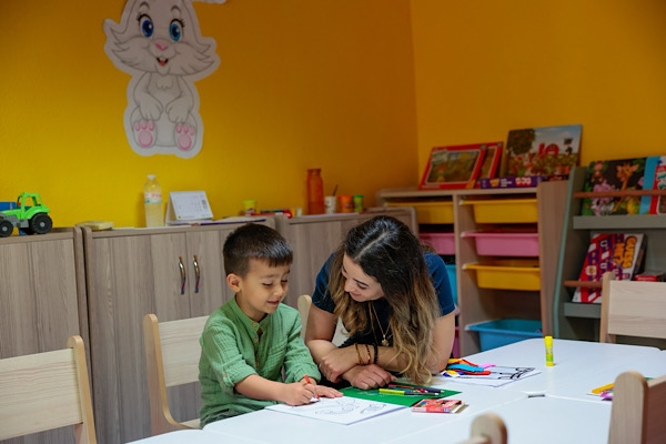 Ayla Ökmen Mutlu Çocuklar Oyun Evi’nde Saatlik Hizmet sürüyor