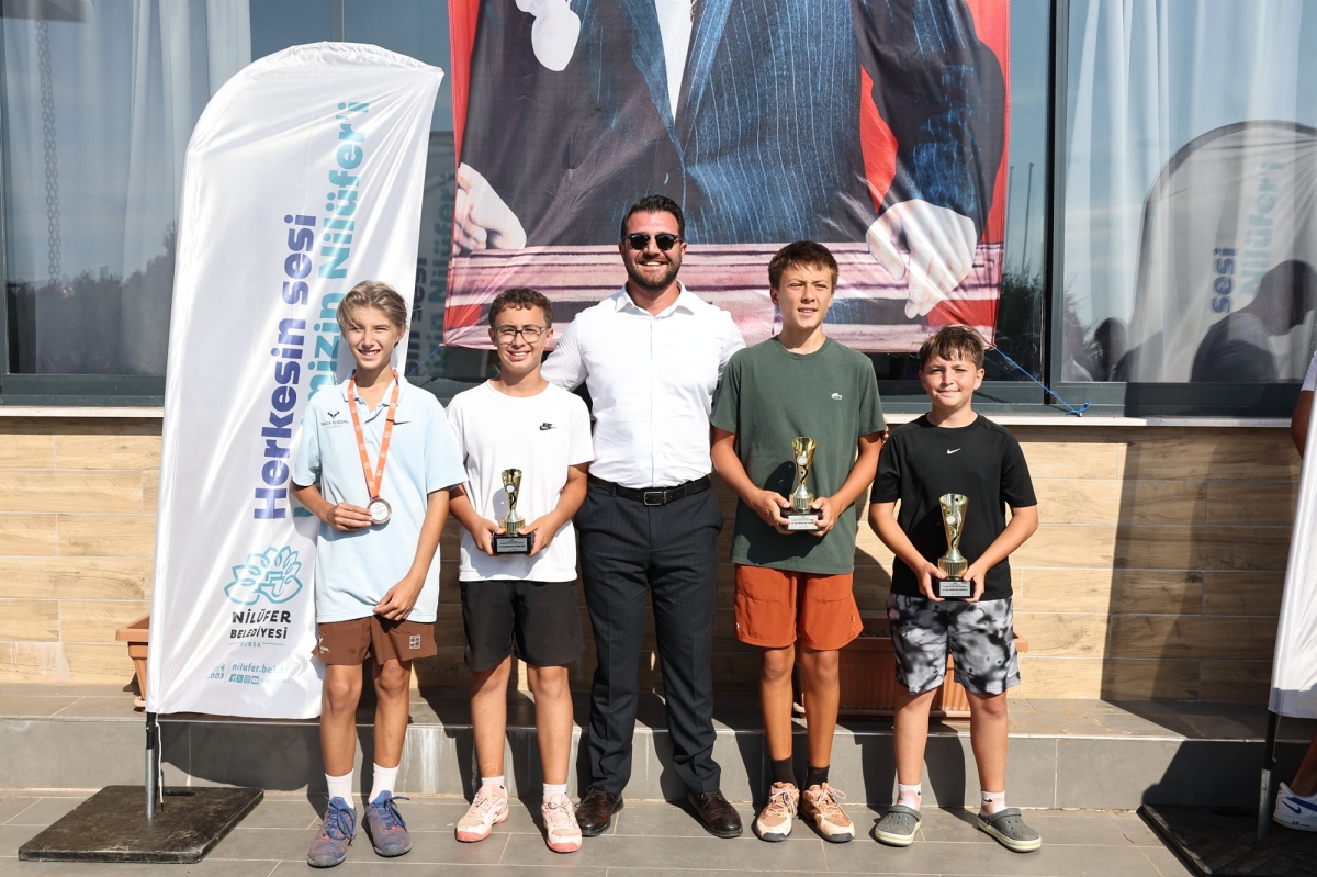 Nilüfer’de 30 Ağustos Zafer Bayramı Tenis Turnuvası düzenlendi