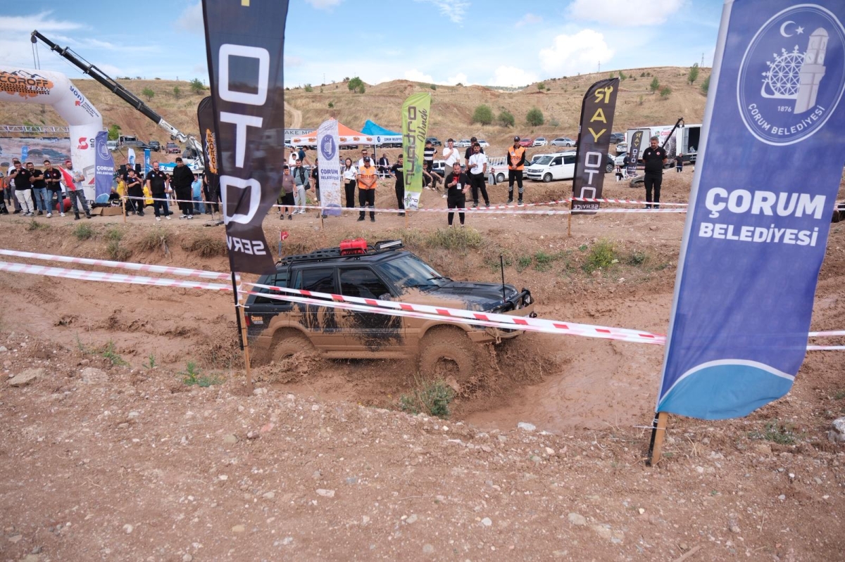 Çorum’da 7 ilden 32 aracın katıldığı off-road yarışı düzenlendi