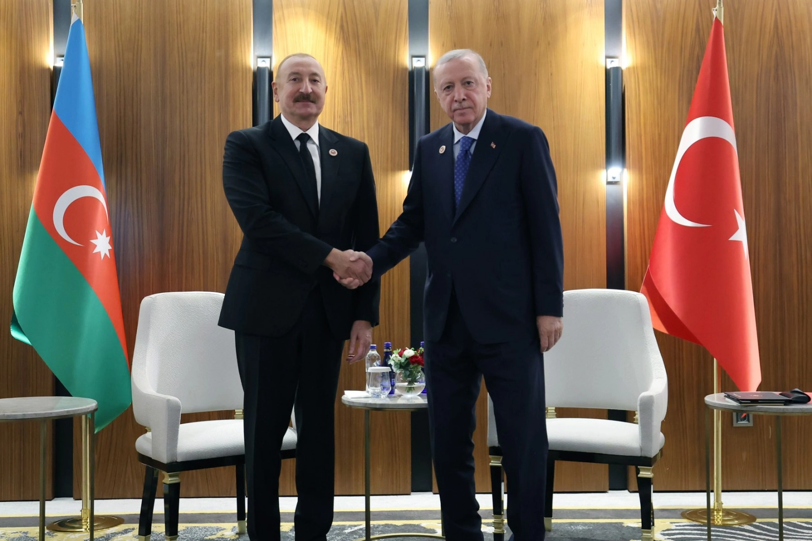 Erdoğan ve Aliyev Bişkek’te Bir Araya Geldi: Gündem Enerji ve Ulaşım