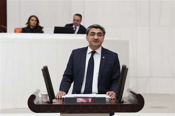 Ekmen: Yargıya güven dip seviyelere indi