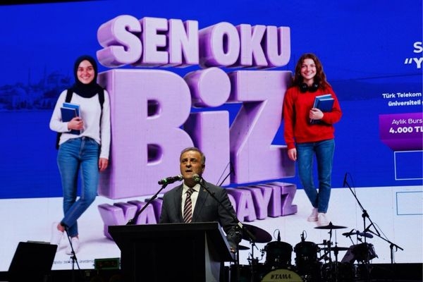 Harbiye’de üniversiteli genç kadınlar için dayanışma konseri