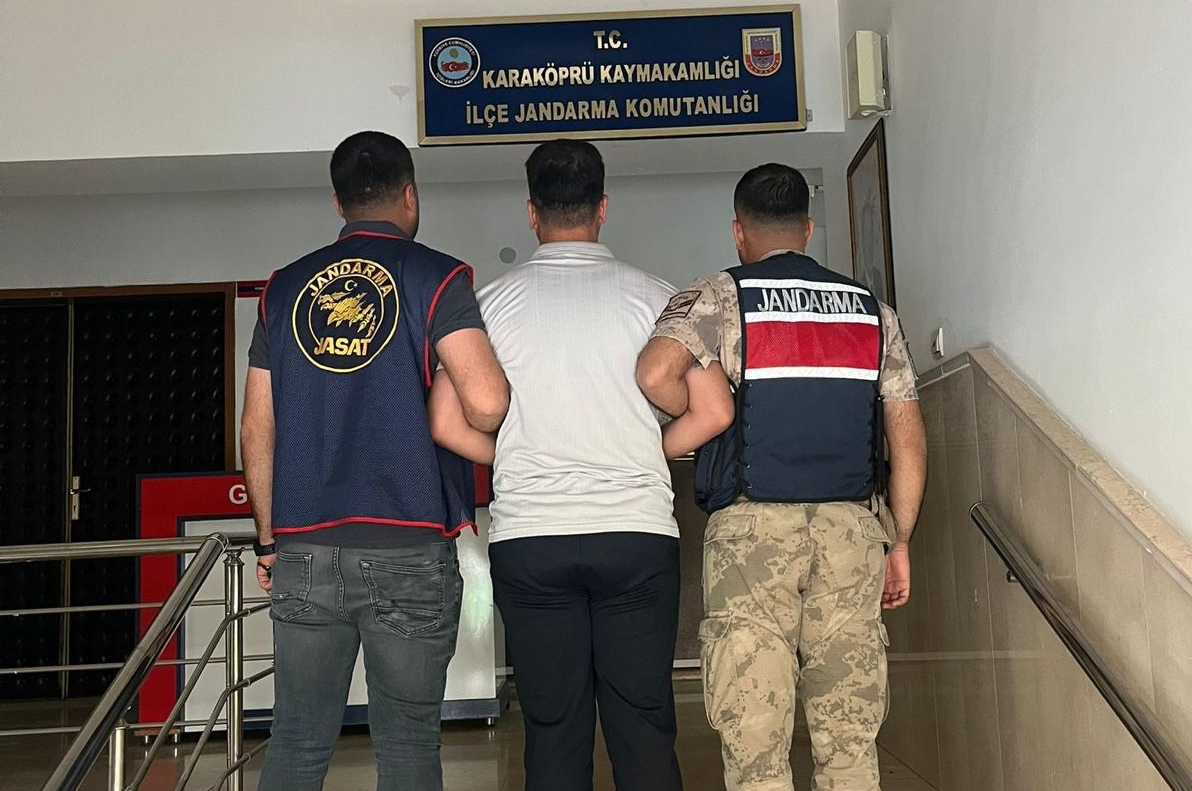 Karaköprü’de 6 Yıl Kesinleşmiş Hapis Cezası Bulunan Firari Yakalandı