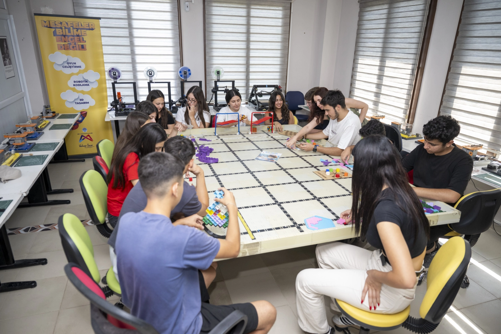 Mersin’de Çocuk ve Gençlerin Fikirleri Prototiplere Dönüşüyor