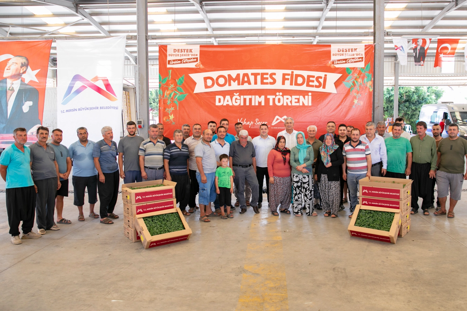 Mersin Büyükşehir’den Erdemli’de Üreticilere Domates Fidesi Desteği