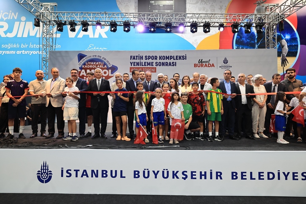 Yenilenen İBB Fatih Spor Kompleksi hizmete açıldı