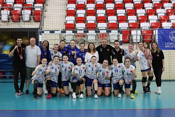 Bursa Büyükşehir Belediyespor, Üsküdar Belediyespor'u 30-27 yendi