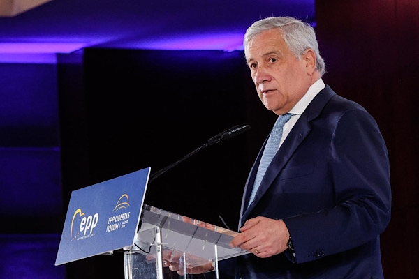 Tajani: Kutsal Baba’ya en içten doğum günü dileklerimi sunuyorum