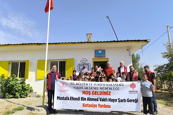 Diyarbakır'da kırsal bölgelerde öğrenim gören çocuklara eğitim desteği sağlandı