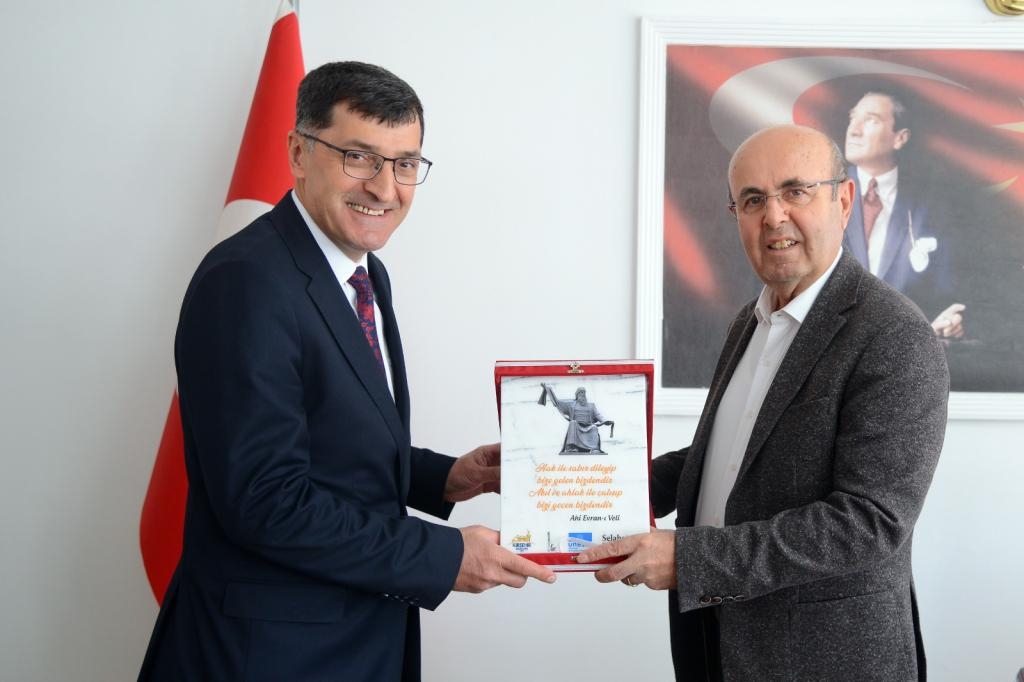 Kütahya Belediye Başkanı Kahveci’den Kırşehir Belediye Başkanı Ekicioğlu’na ziyaret